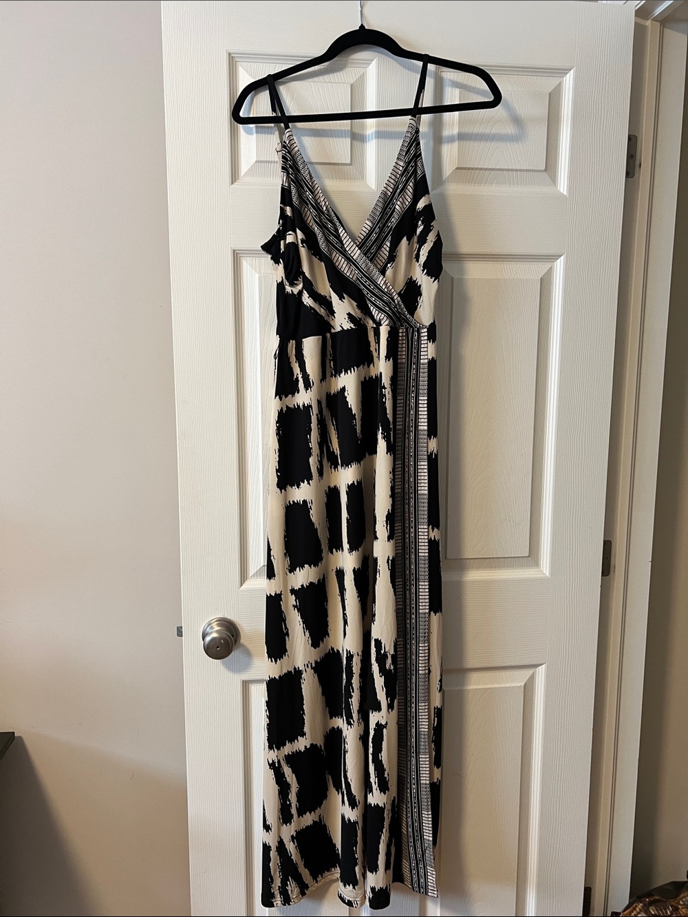 le chateau Black and Cream Patterned Maxi Dress